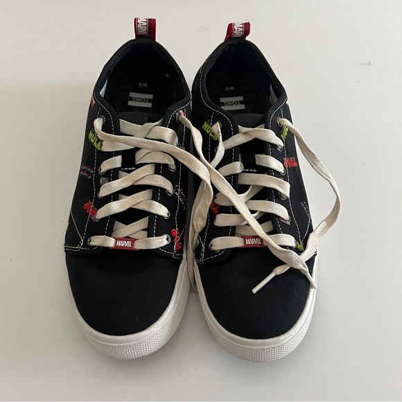 TOMS x Marvel Logos Print TRVL LITE Low Sneakers - Picture 1 of 6